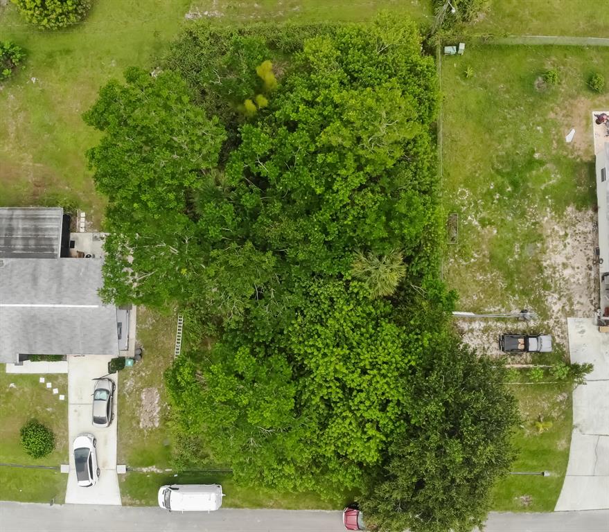 PORT ST LUCIE SECTION 27 - Land