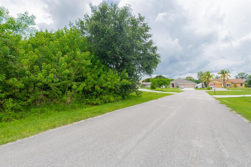 PORT ST LUCIE SECTION 27 - Land