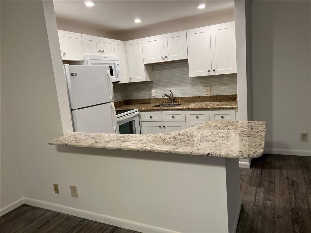 NEWPORT V CONDO - Residential Lease