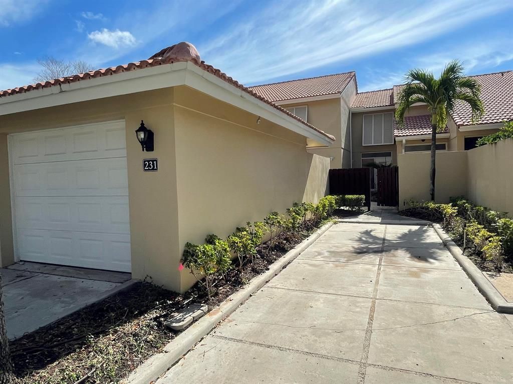 Photo of 231 Old Meadow Way, Palm Beach Gardens, FL 33418 (MLS # R10784925)