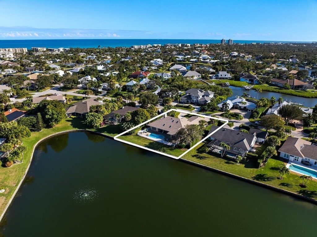 Photo of 72 Cache Cay Drive, Vero Beach, FL 32963 (MLS # F10544407)