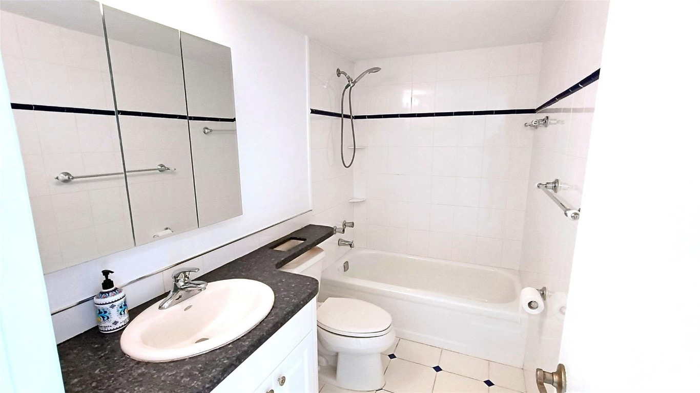 Island Club Four Condo - Residential Lease