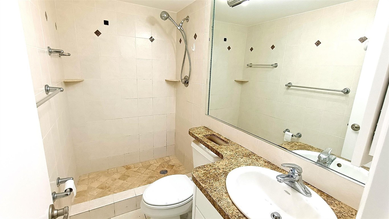 Island Club Four Condo - Residential Lease