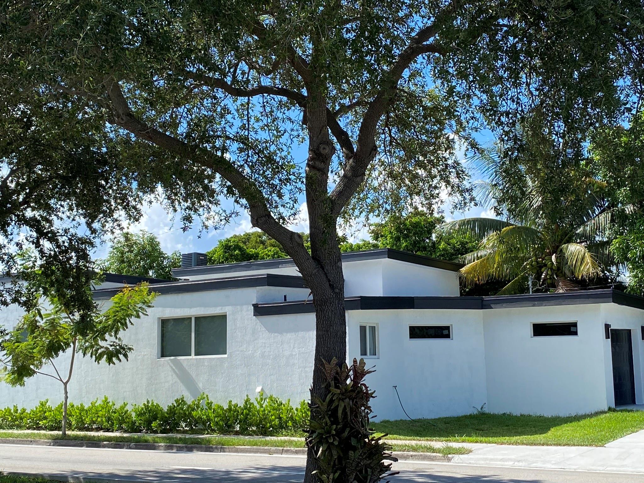 1300 NW 5th Ave