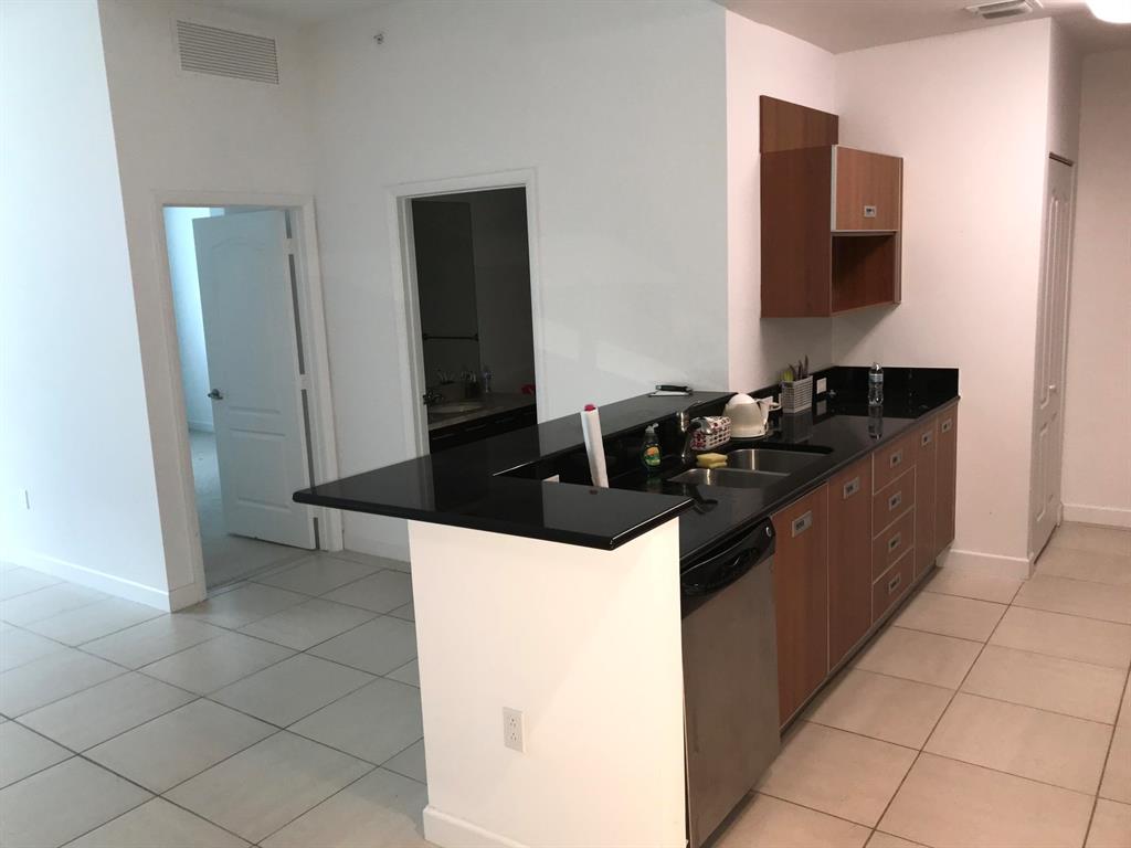 Luxury condo with all of the amenities gym,pool,community room BBQ you name it.Spacious 2 bed 2 bath split floor plan in beautiful down town Rosemary Square.Beautifully large master bedroom with 2 closets, double sink, tub,separate shower, washer, & dryer in unit. All are welcome call for more information.