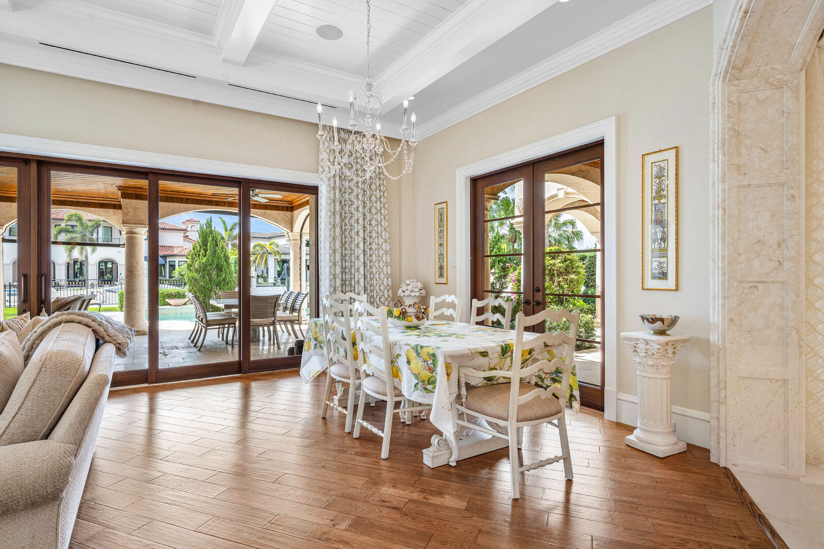 ROYAL PALM YACHT & COUNTRY CLUB - Residential