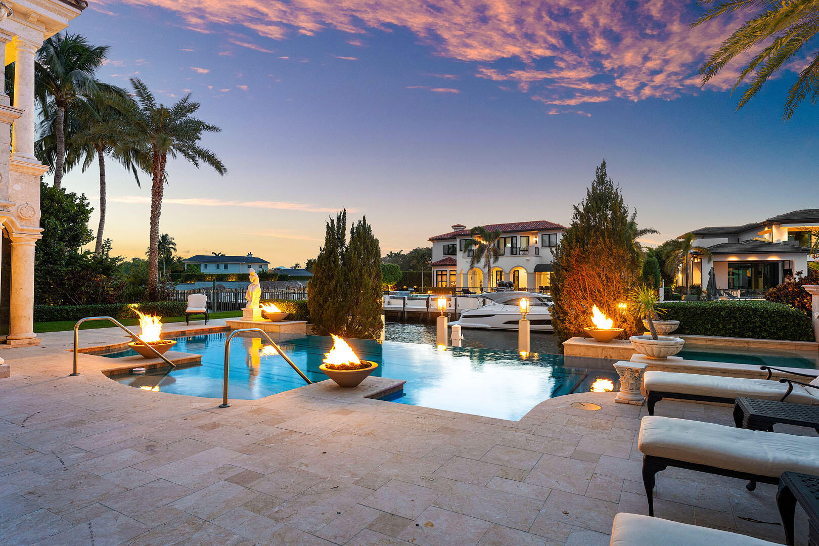 ROYAL PALM YACHT & COUNTRY CLUB - Residential