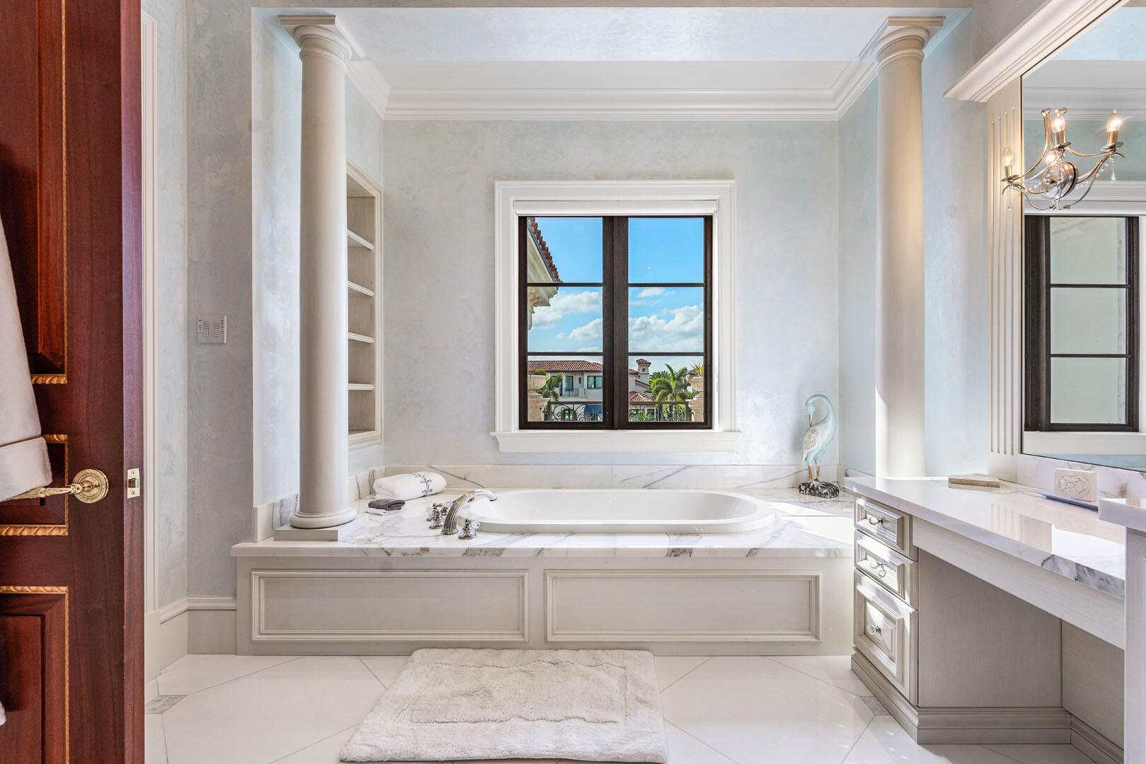 ROYAL PALM YACHT & COUNTRY CLUB - Residential