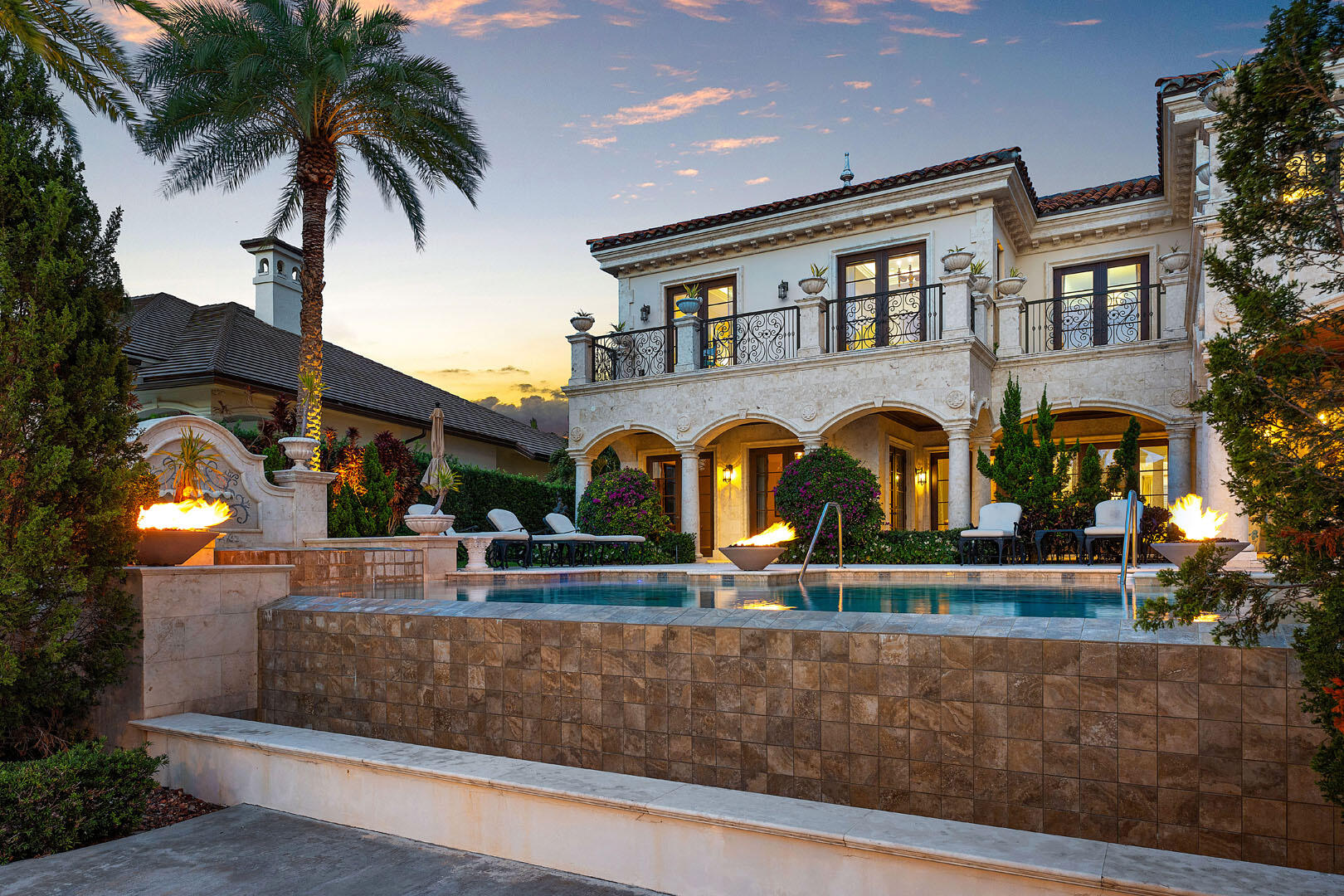 ROYAL PALM YACHT & COUNTRY CLUB - Residential