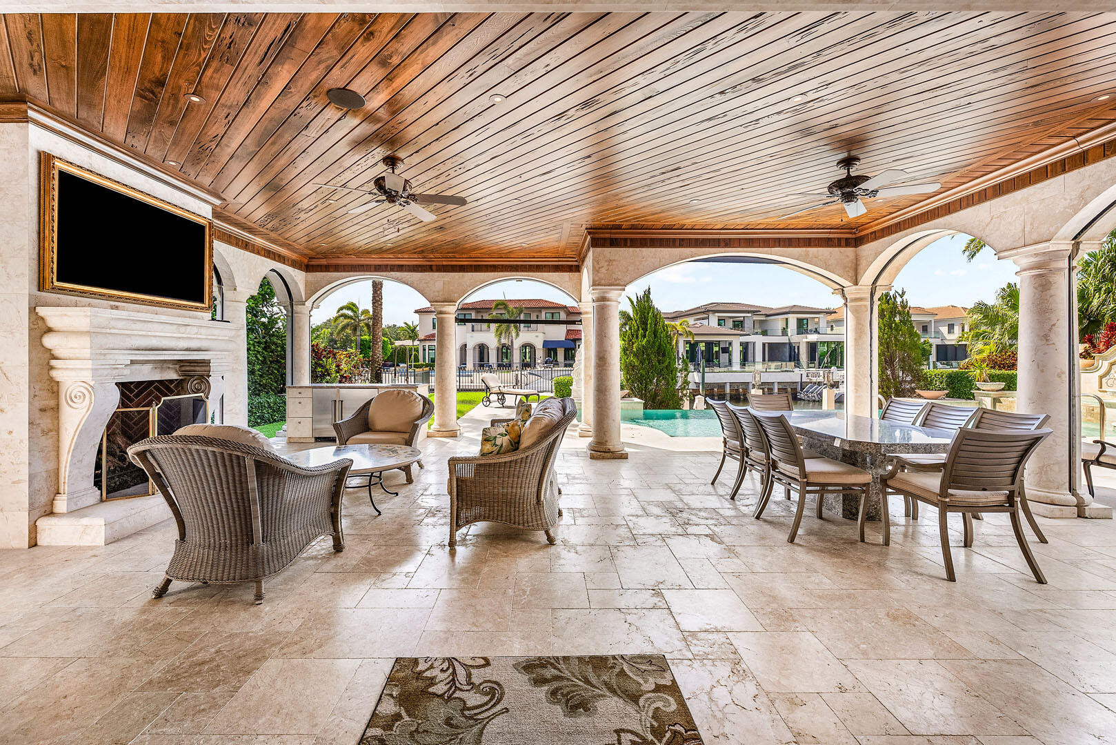 ROYAL PALM YACHT & COUNTRY CLUB - Residential