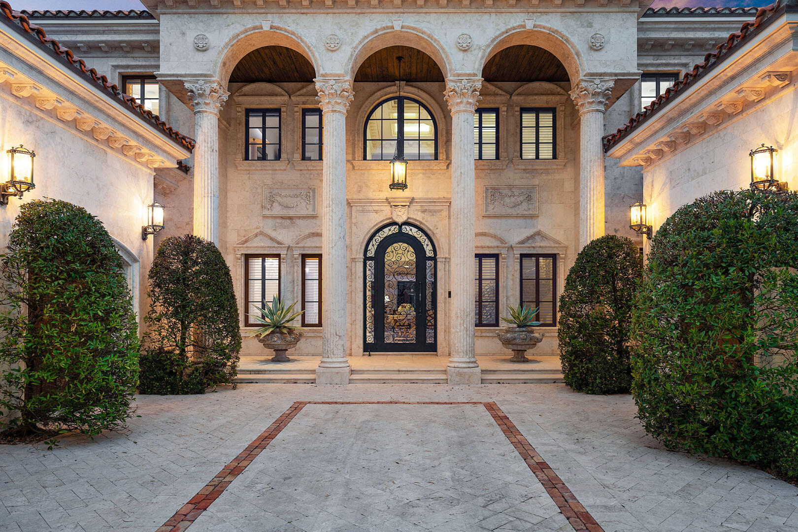 ROYAL PALM YACHT & COUNTRY CLUB - Residential