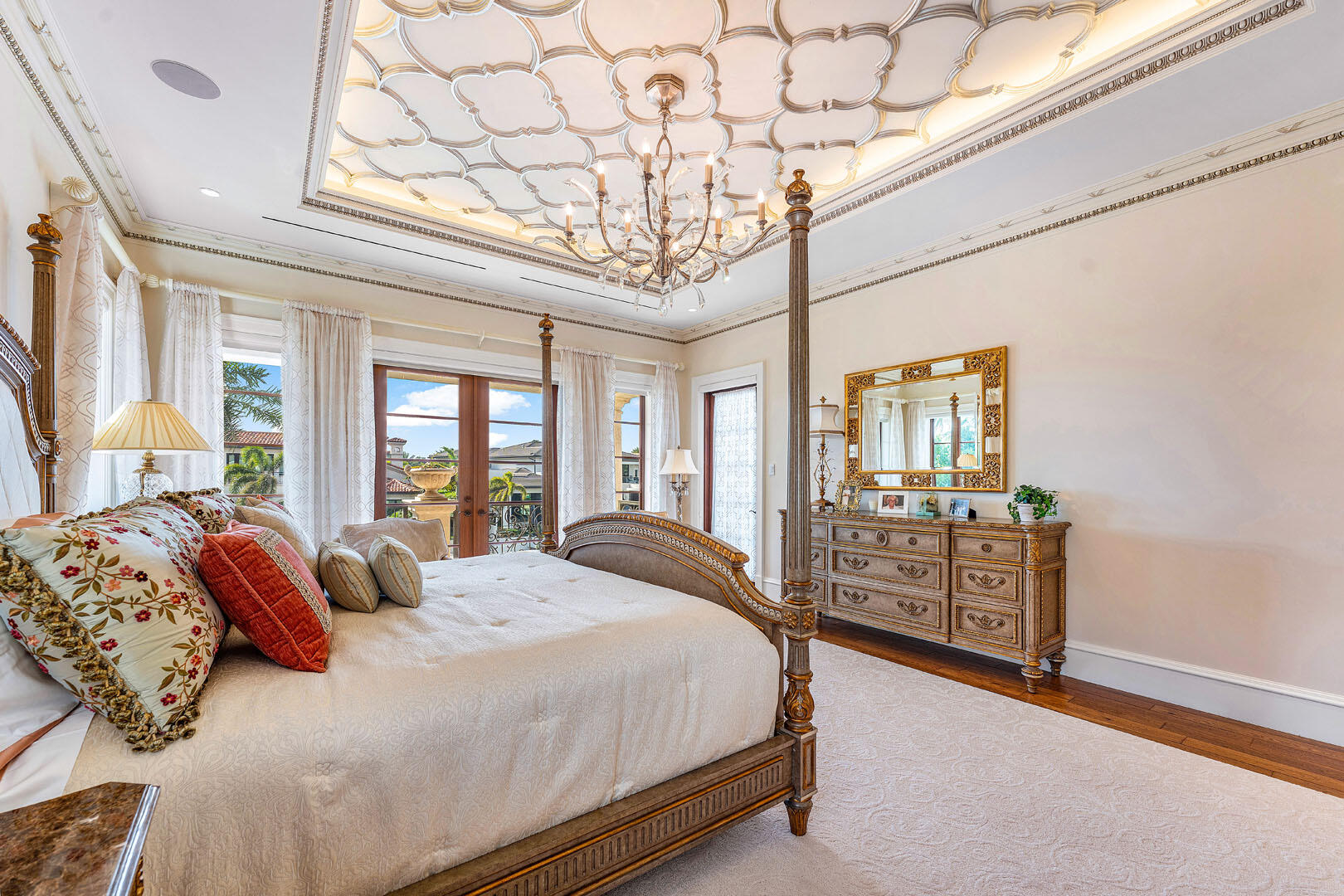 ROYAL PALM YACHT & COUNTRY CLUB - Residential