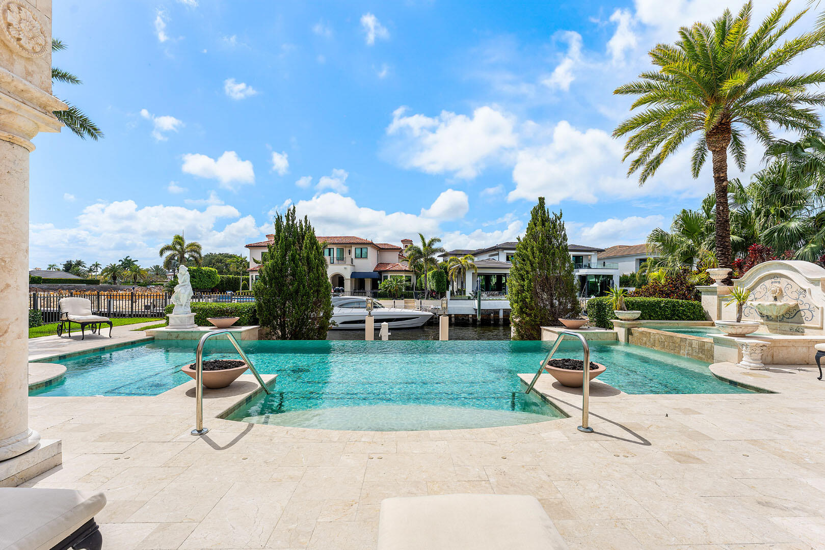 ROYAL PALM YACHT & COUNTRY CLUB - Residential