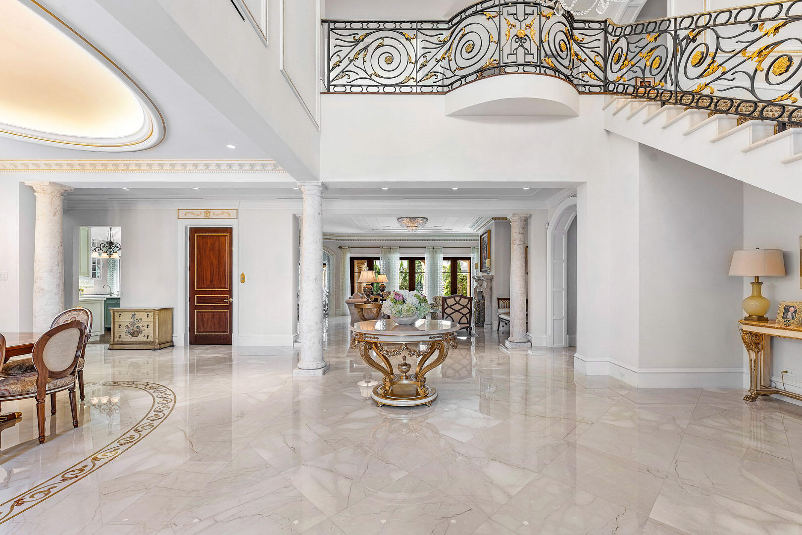 ROYAL PALM YACHT & COUNTRY CLUB - Residential