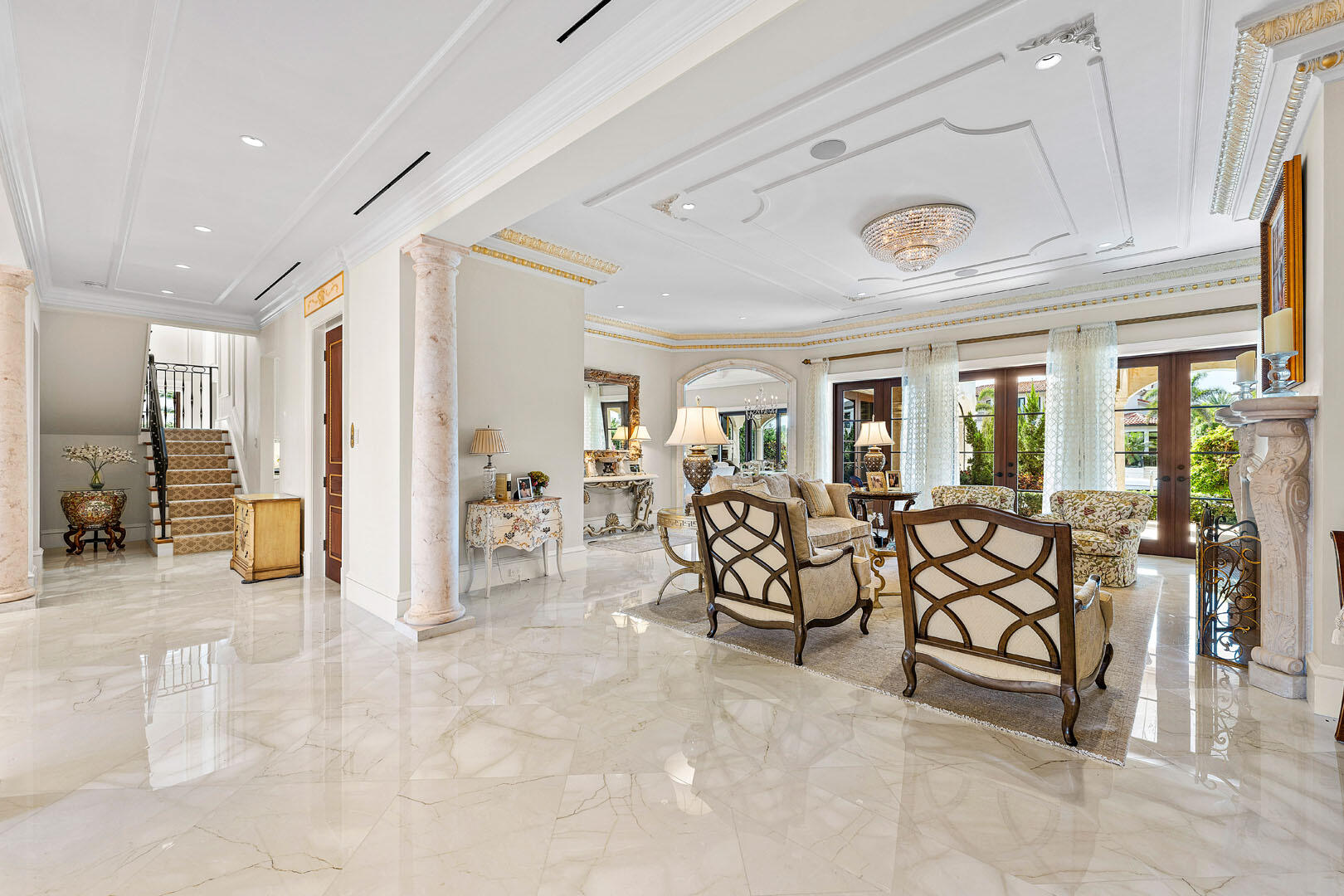 ROYAL PALM YACHT & COUNTRY CLUB - Residential