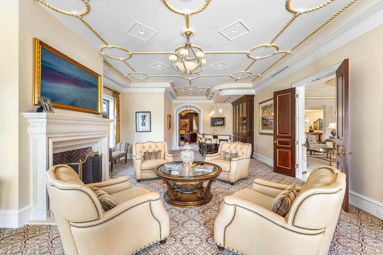 ROYAL PALM YACHT & COUNTRY CLUB - Residential