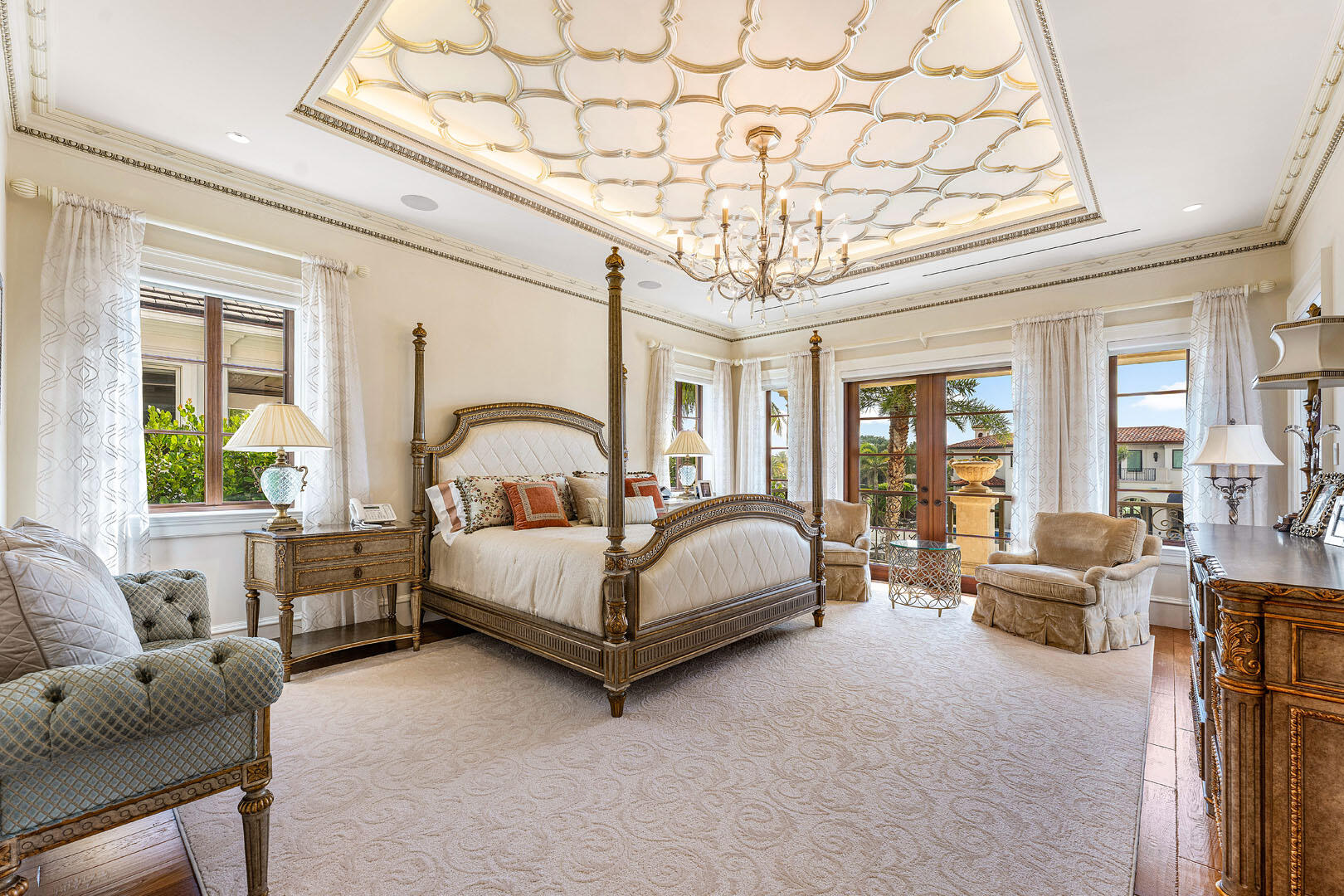 ROYAL PALM YACHT & COUNTRY CLUB - Residential