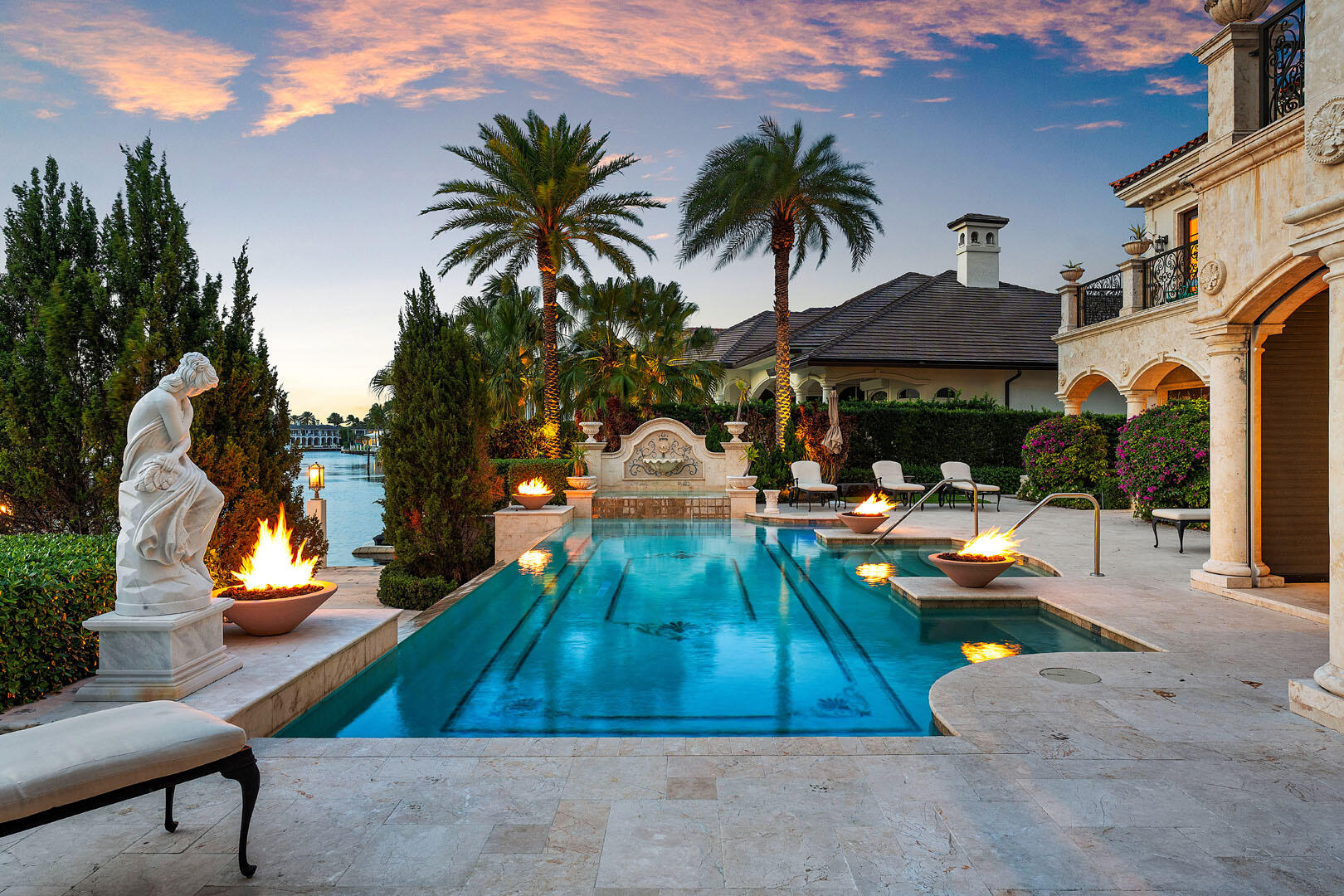 ROYAL PALM YACHT & COUNTRY CLUB - Residential