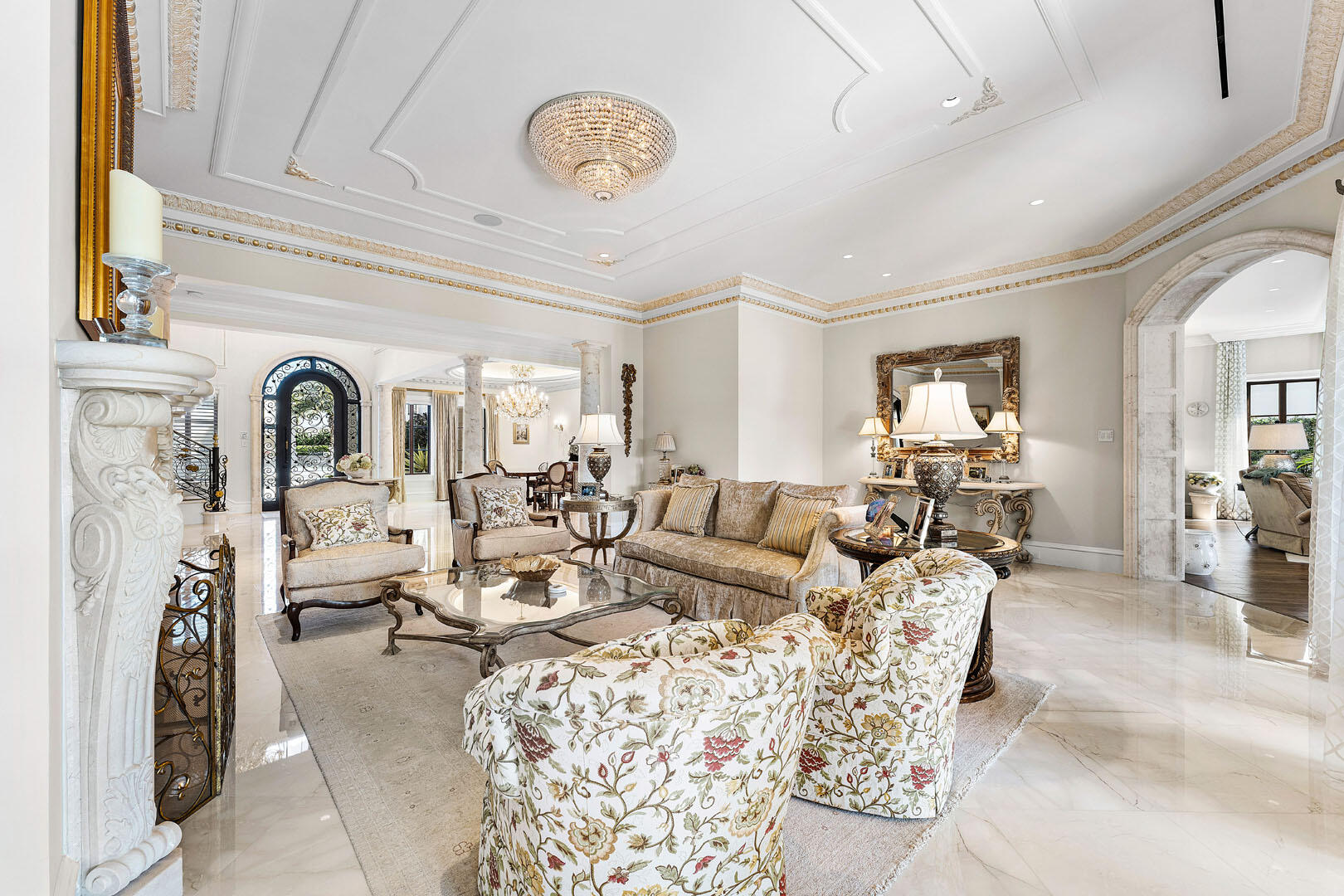 ROYAL PALM YACHT & COUNTRY CLUB - Residential