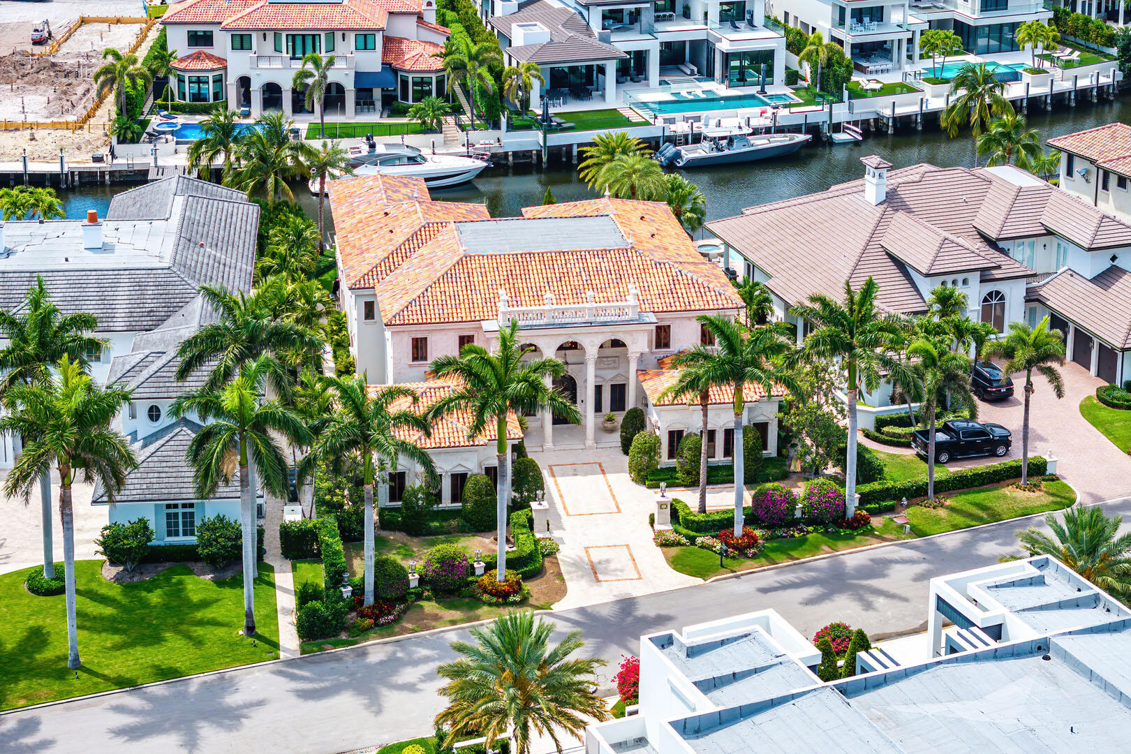 ROYAL PALM YACHT & COUNTRY CLUB - Residential