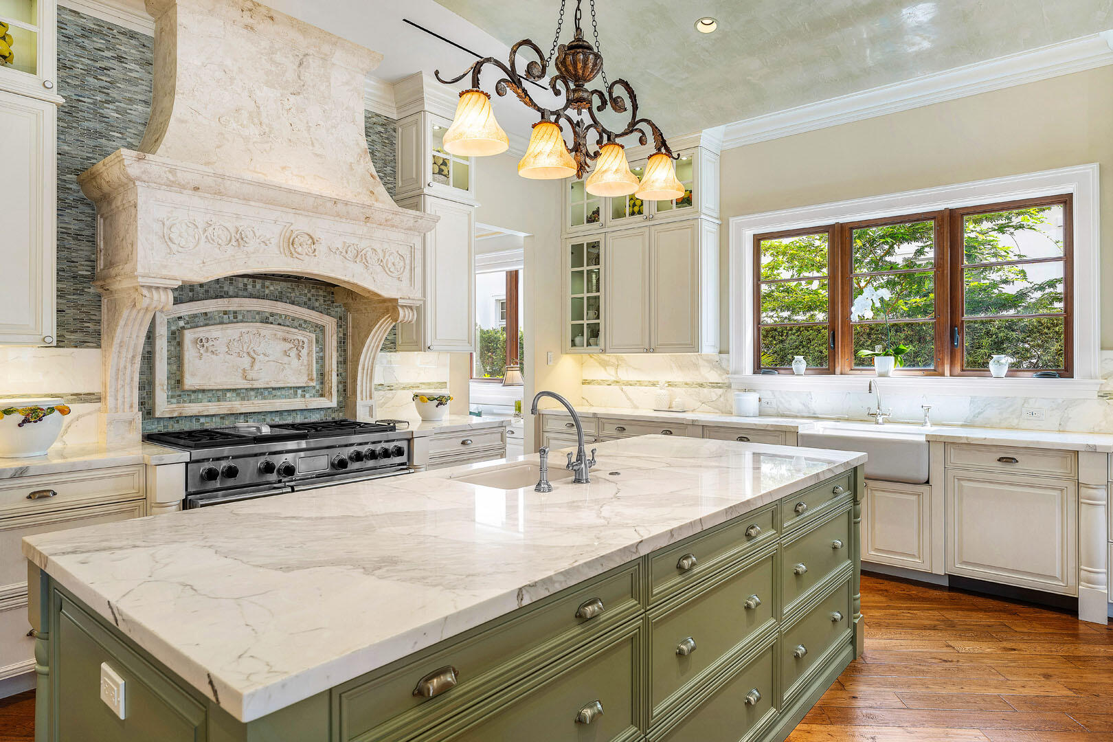 ROYAL PALM YACHT & COUNTRY CLUB - Residential