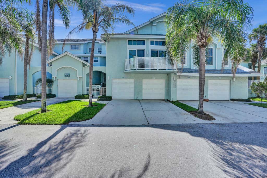 Photo of 606 Mainsail Circle, Jupiter, FL 33477 (MLS # R10978034)