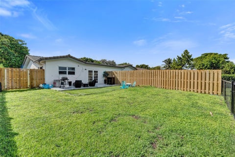 Tiny photo for 4017 Woodside Drive, Coral Springs, FL 33065 (MLS # F10544715)