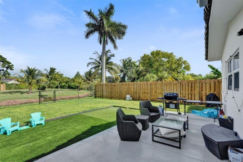 Tiny photo for 4017 Woodside Drive, Coral Springs, FL 33065 (MLS # F10544715)