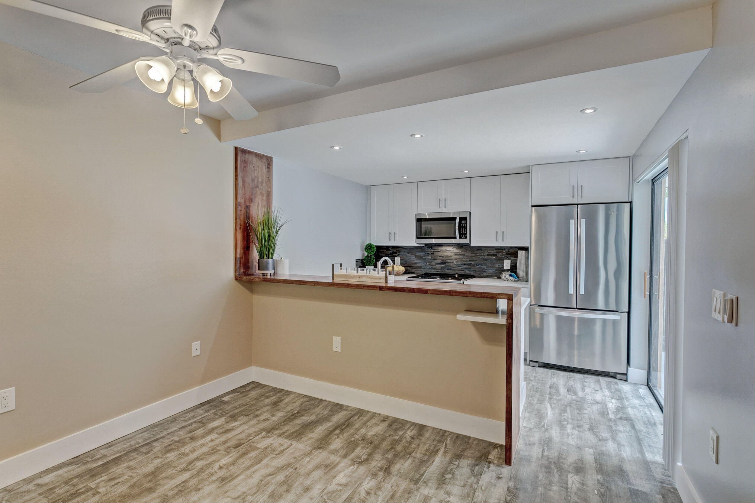 VILLAGE OF SANDALWOOD LAK - Residential Lease