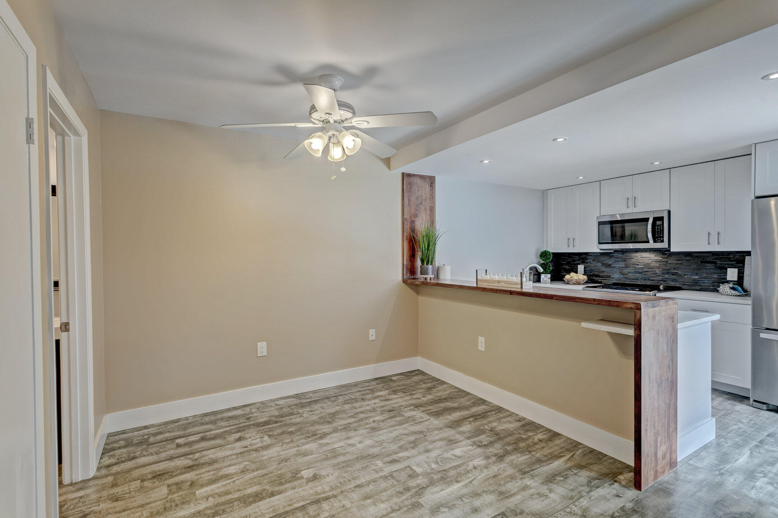 VILLAGE OF SANDALWOOD LAK - Residential Lease