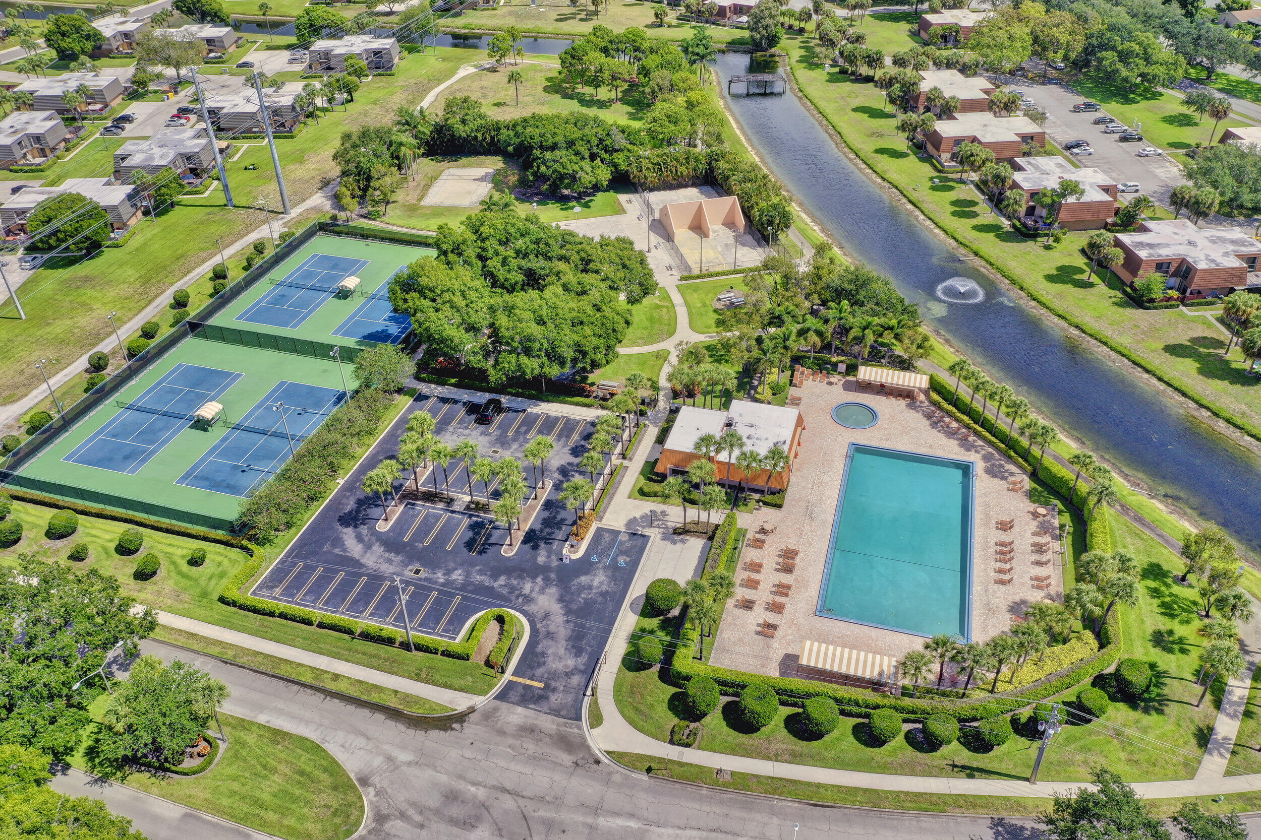 VILLAGE OF SANDALWOOD LAK - Residential Lease