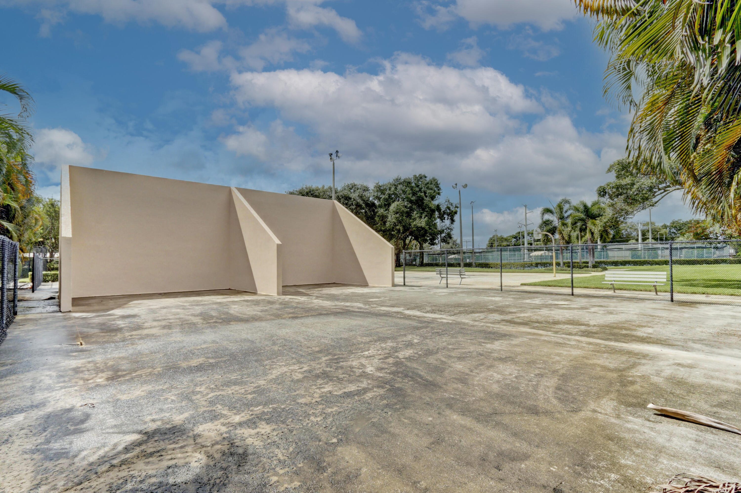 VILLAGE OF SANDALWOOD LAK - Residential Lease