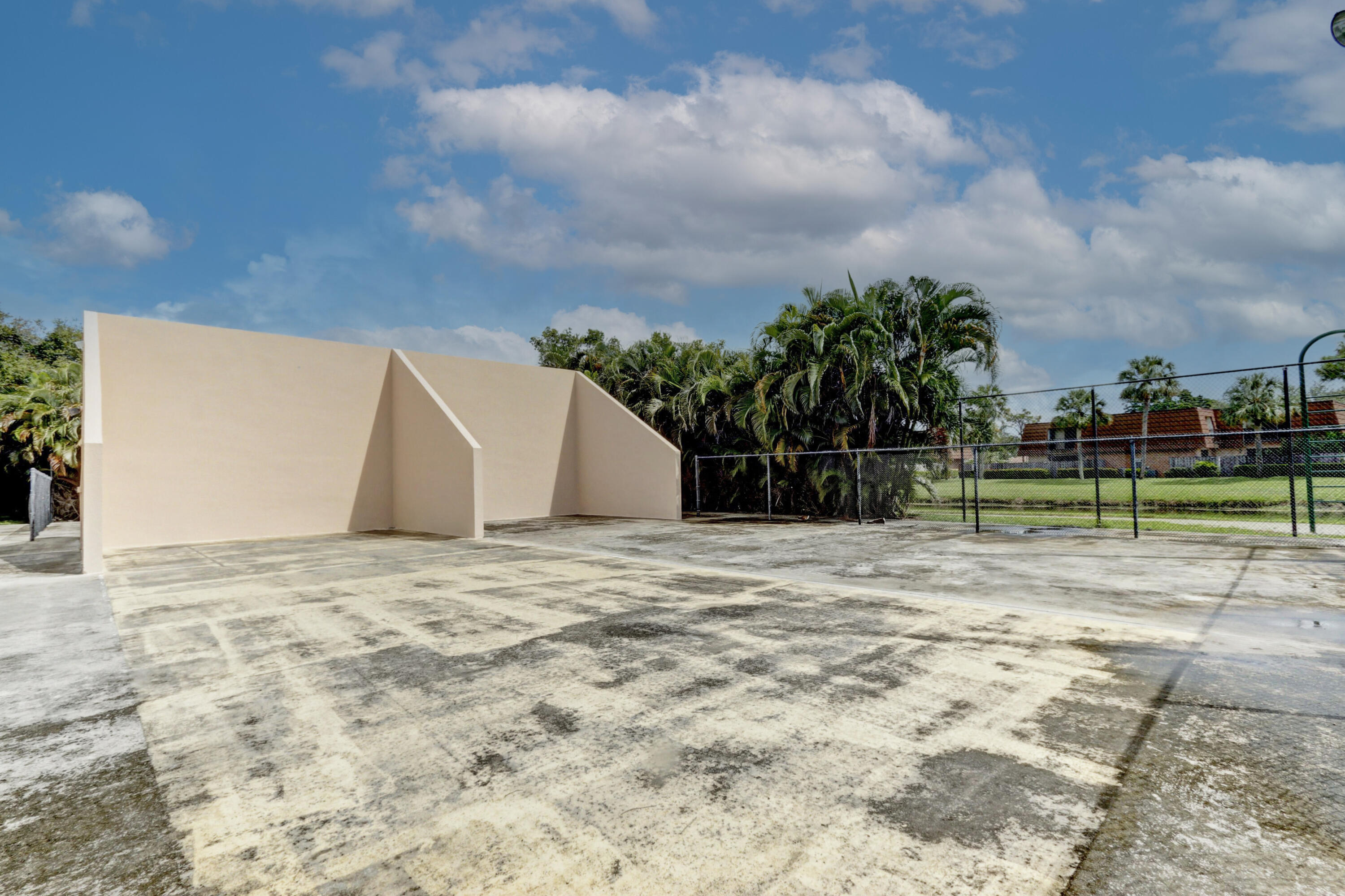 VILLAGE OF SANDALWOOD LAK - Residential Lease