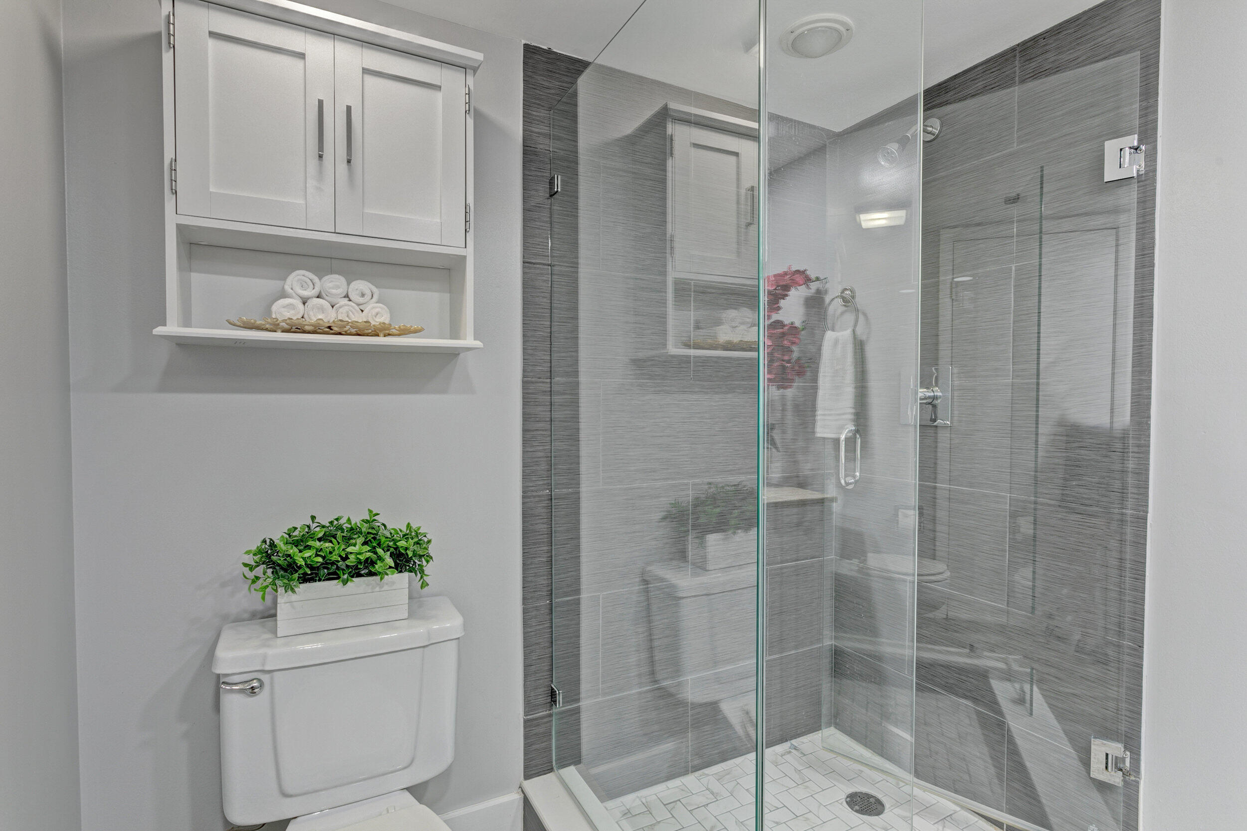 VILLAGE OF SANDALWOOD LAK - Residential Lease