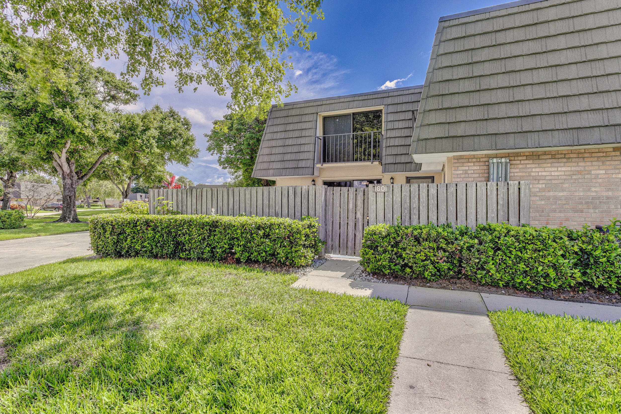 VILLAGE OF SANDALWOOD LAK - Residential Lease