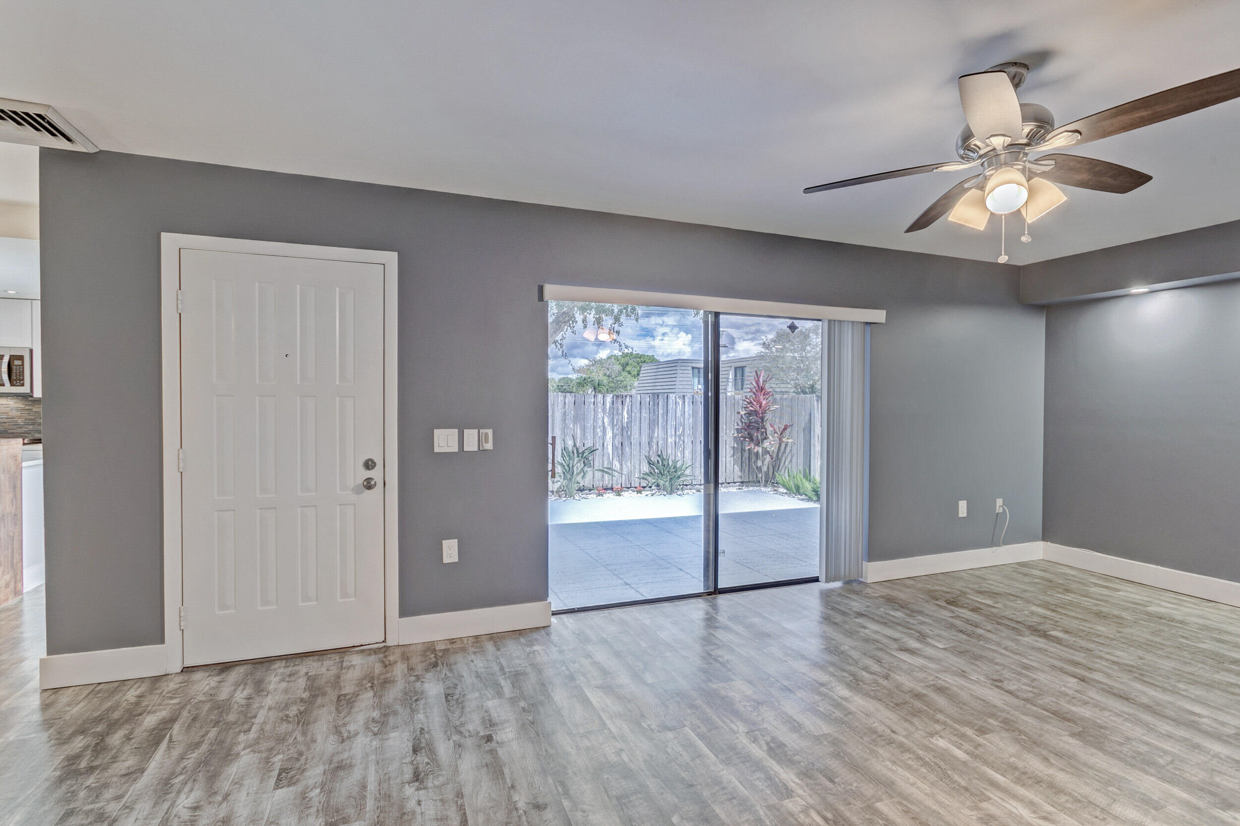 VILLAGE OF SANDALWOOD LAK - Residential Lease