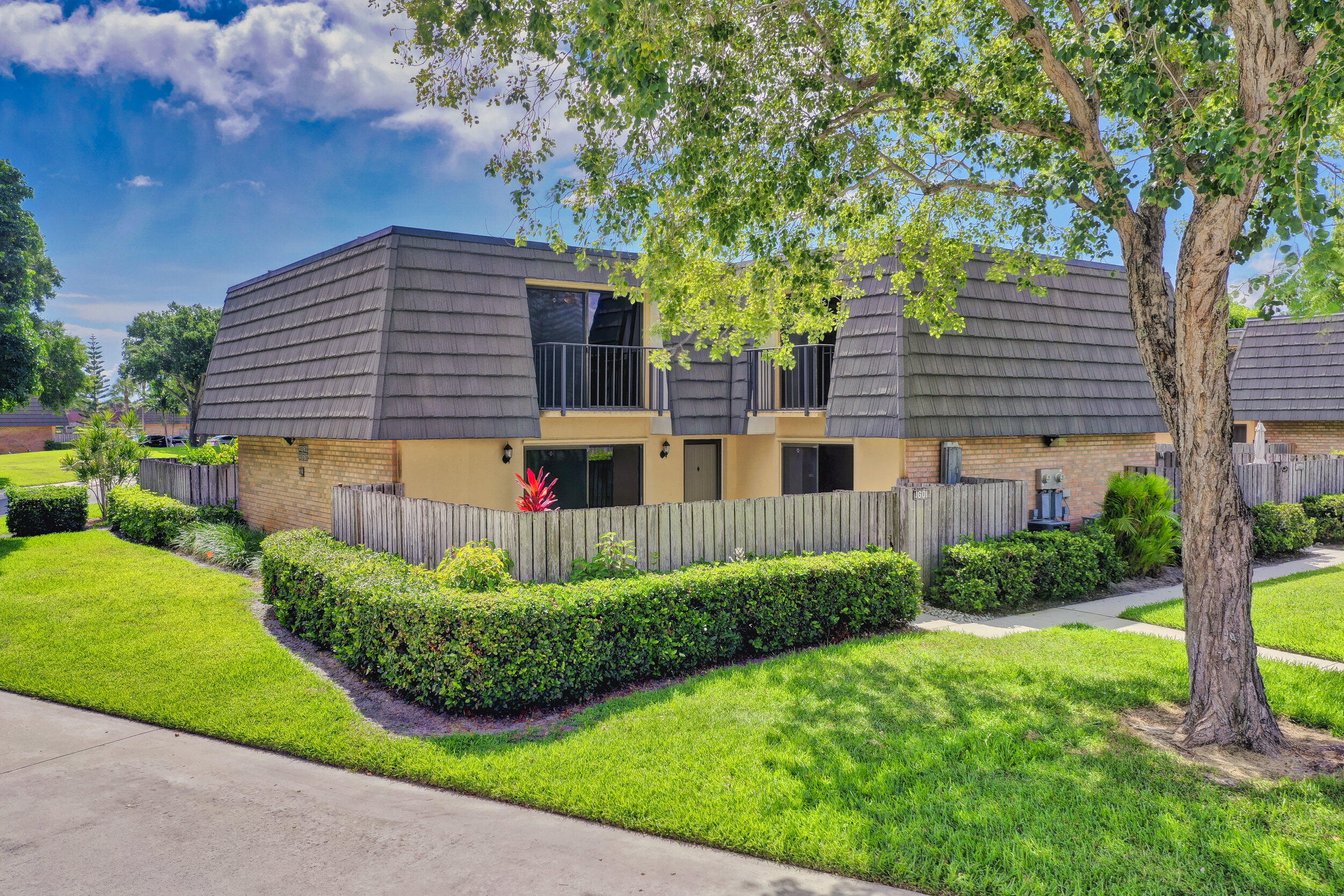 VILLAGE OF SANDALWOOD LAK - Residential Lease