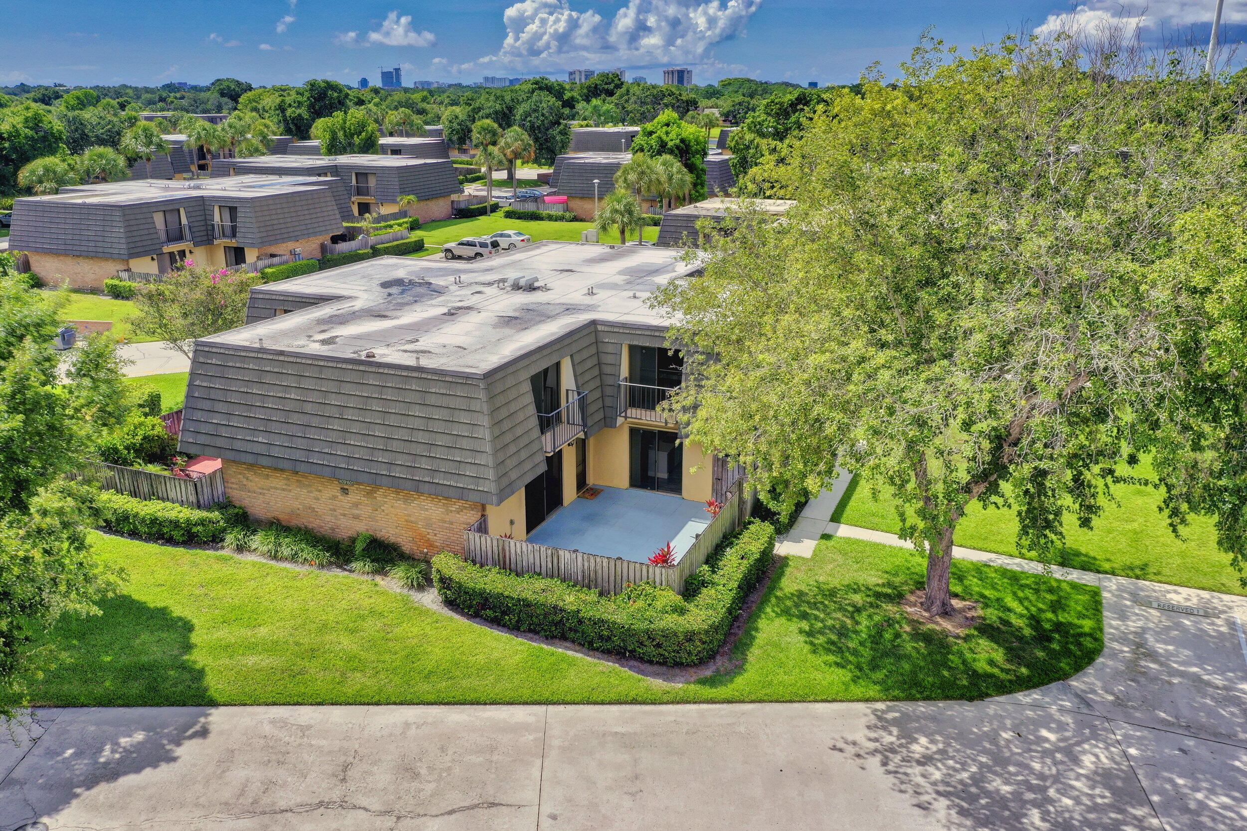 VILLAGE OF SANDALWOOD LAK - Residential Lease