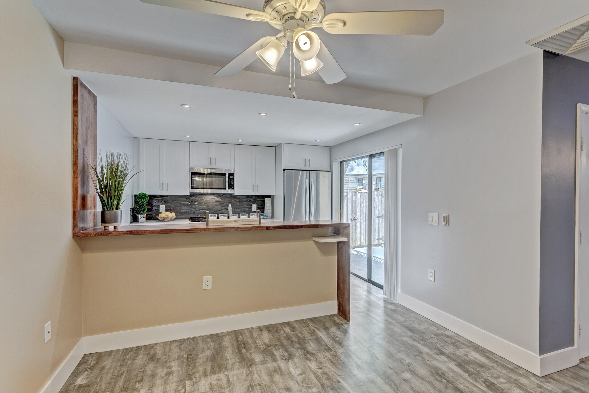 VILLAGE OF SANDALWOOD LAK - Residential Lease