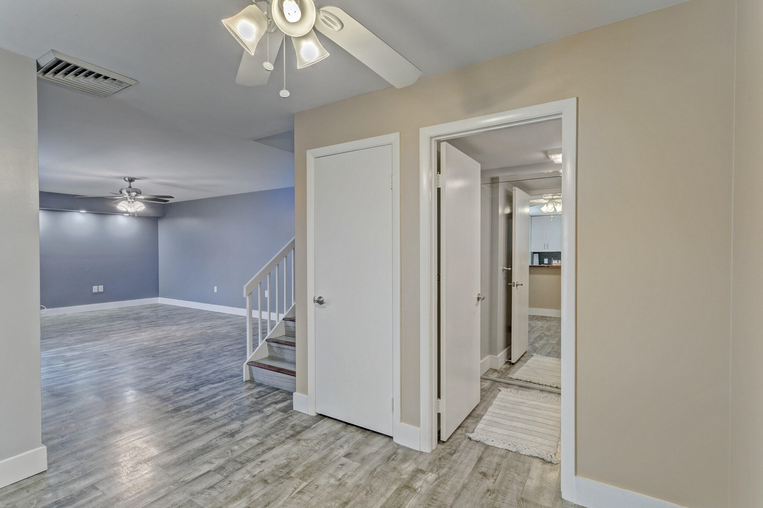 VILLAGE OF SANDALWOOD LAK - Residential Lease