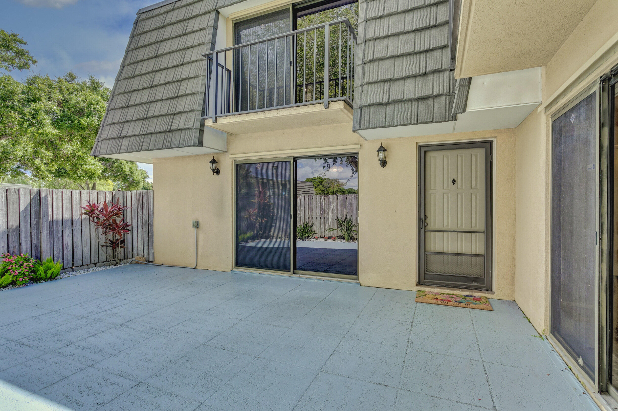 VILLAGE OF SANDALWOOD LAK - Residential Lease