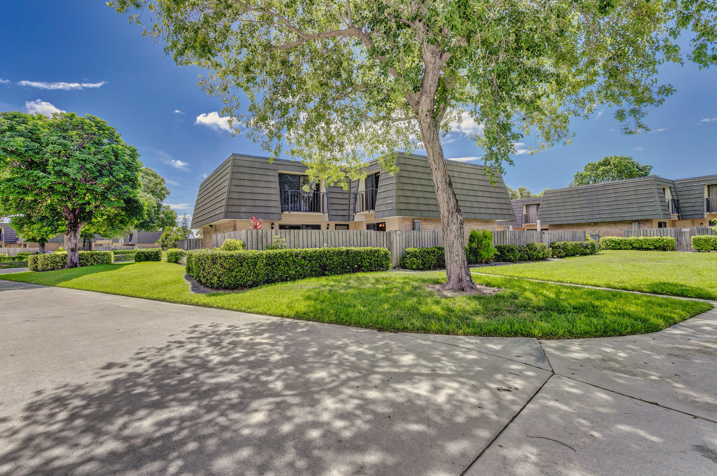 VILLAGE OF SANDALWOOD LAK - Residential Lease