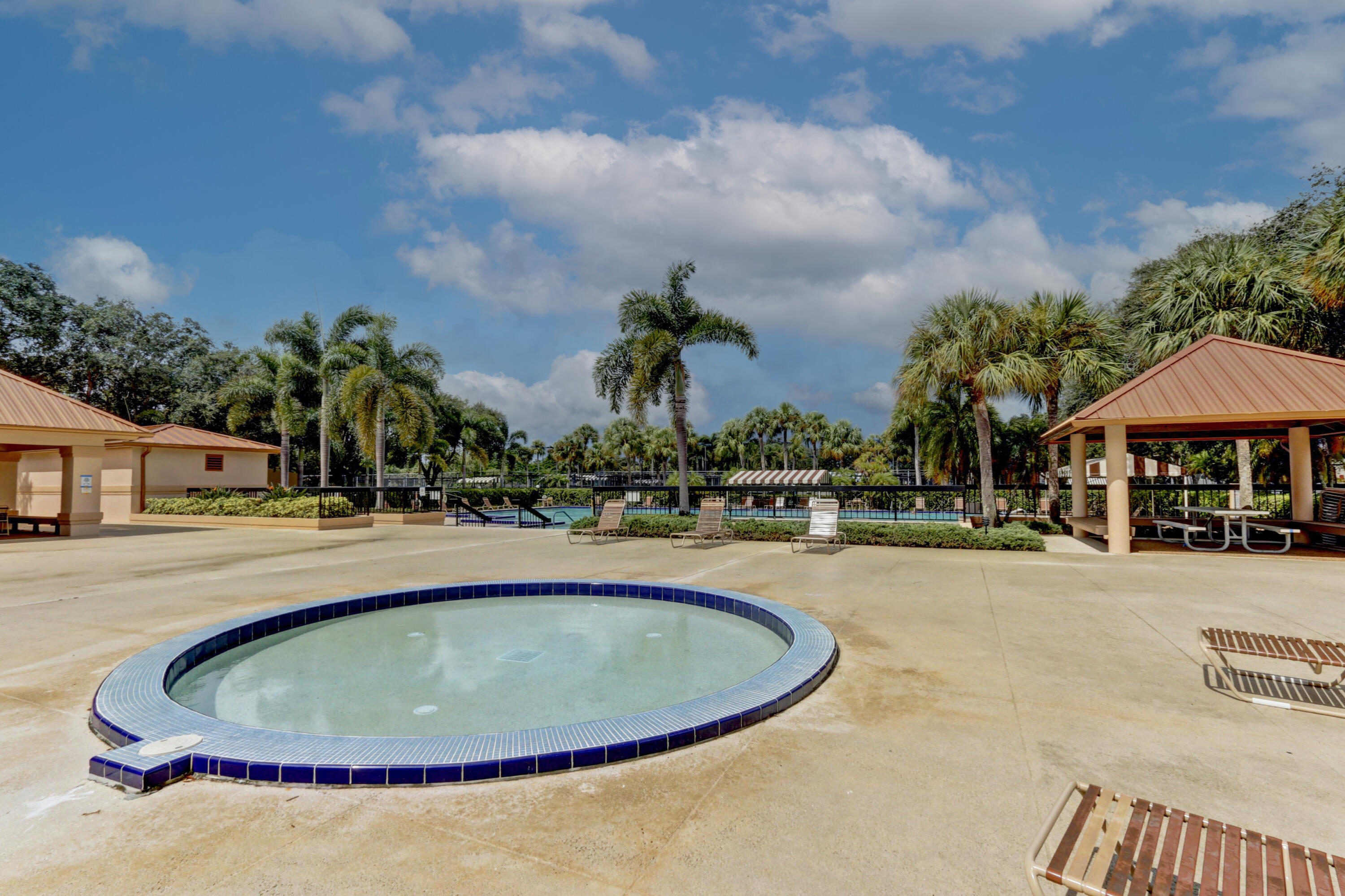 VILLAGE OF SANDALWOOD LAK - Residential Lease