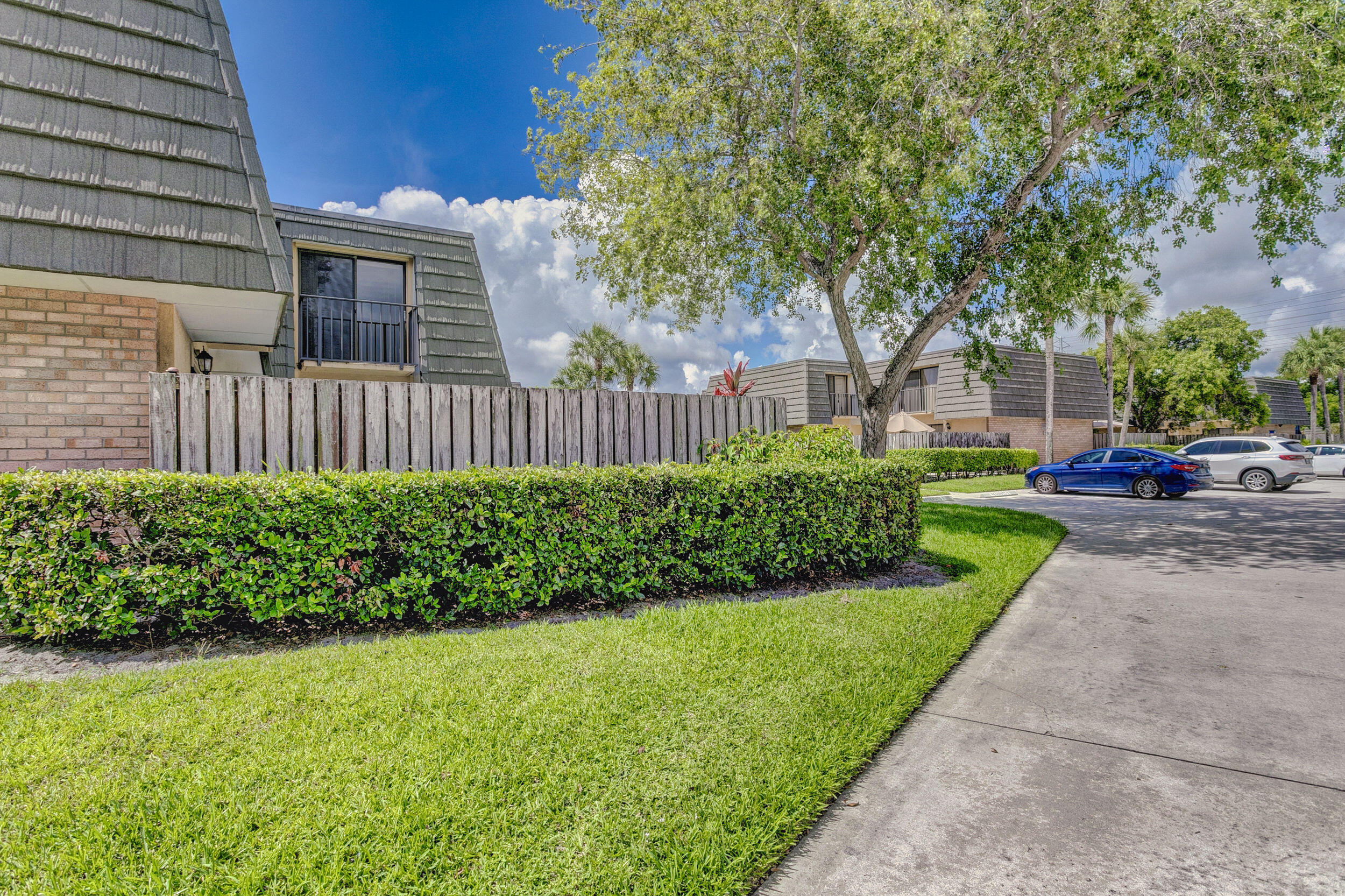 VILLAGE OF SANDALWOOD LAK - Residential Lease