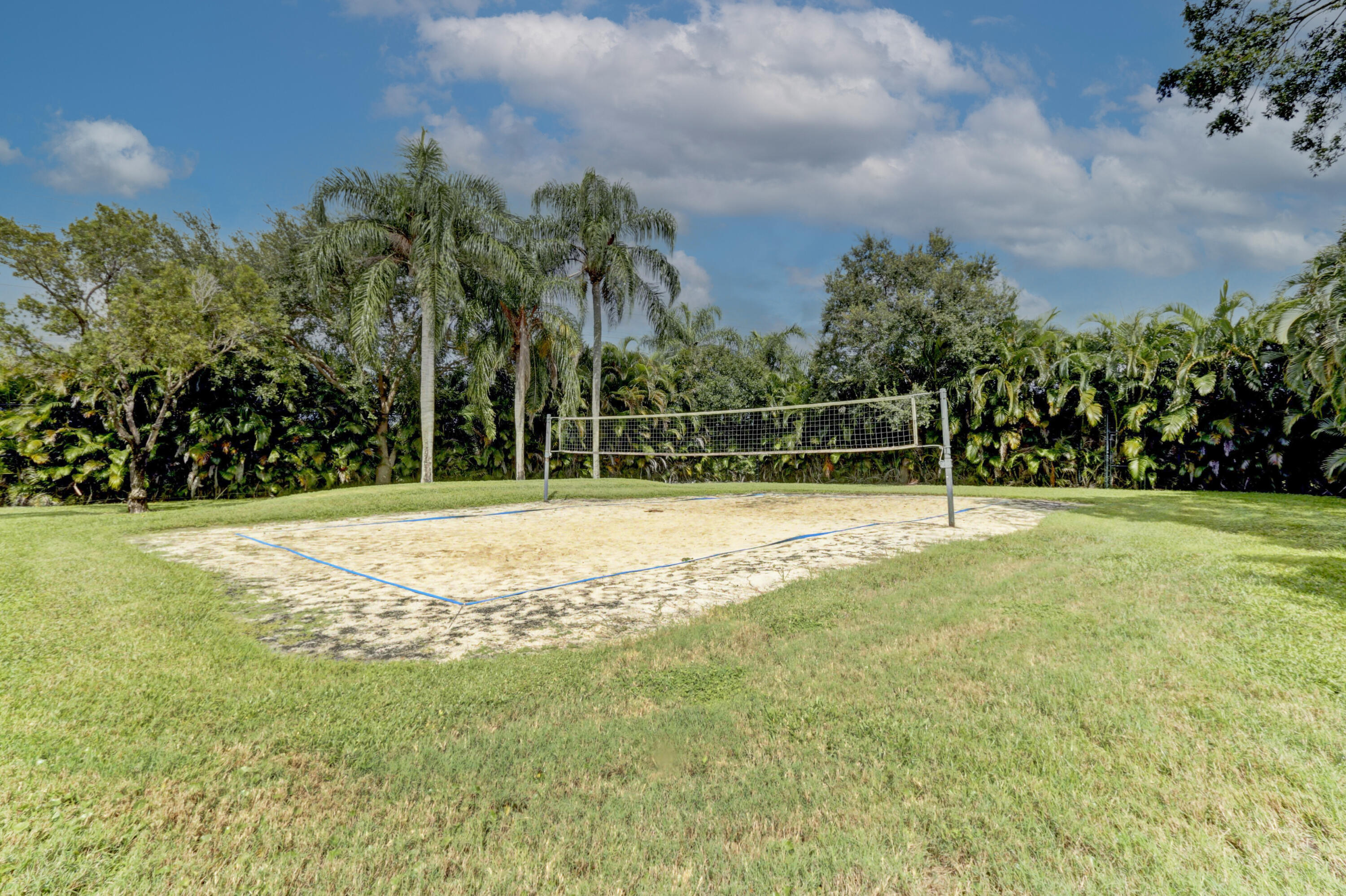 VILLAGE OF SANDALWOOD LAK - Residential Lease