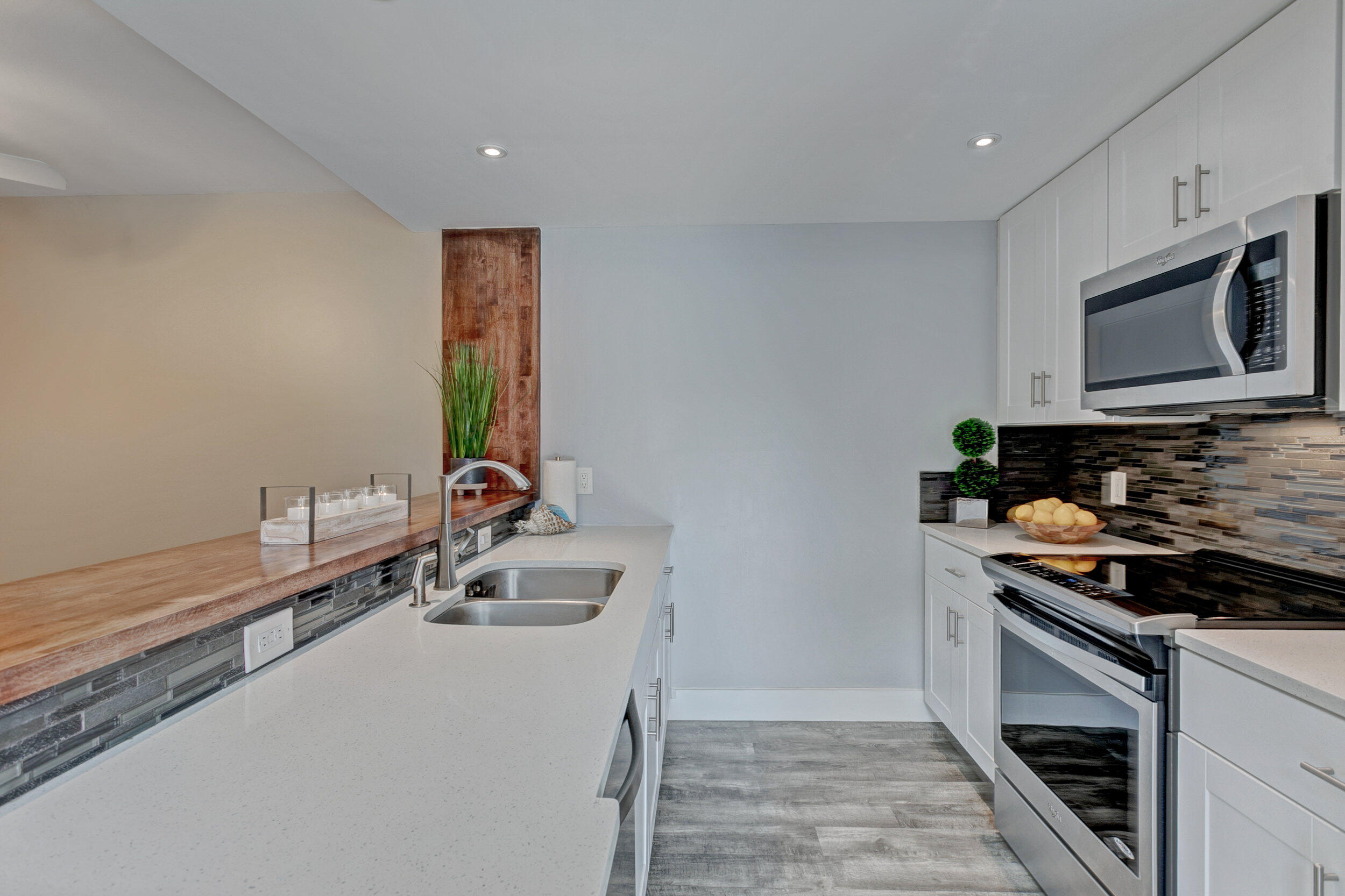 VILLAGE OF SANDALWOOD LAK - Residential Lease