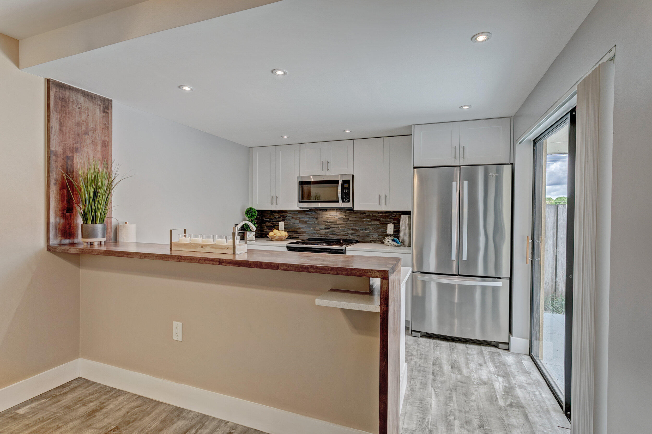 VILLAGE OF SANDALWOOD LAK - Residential Lease