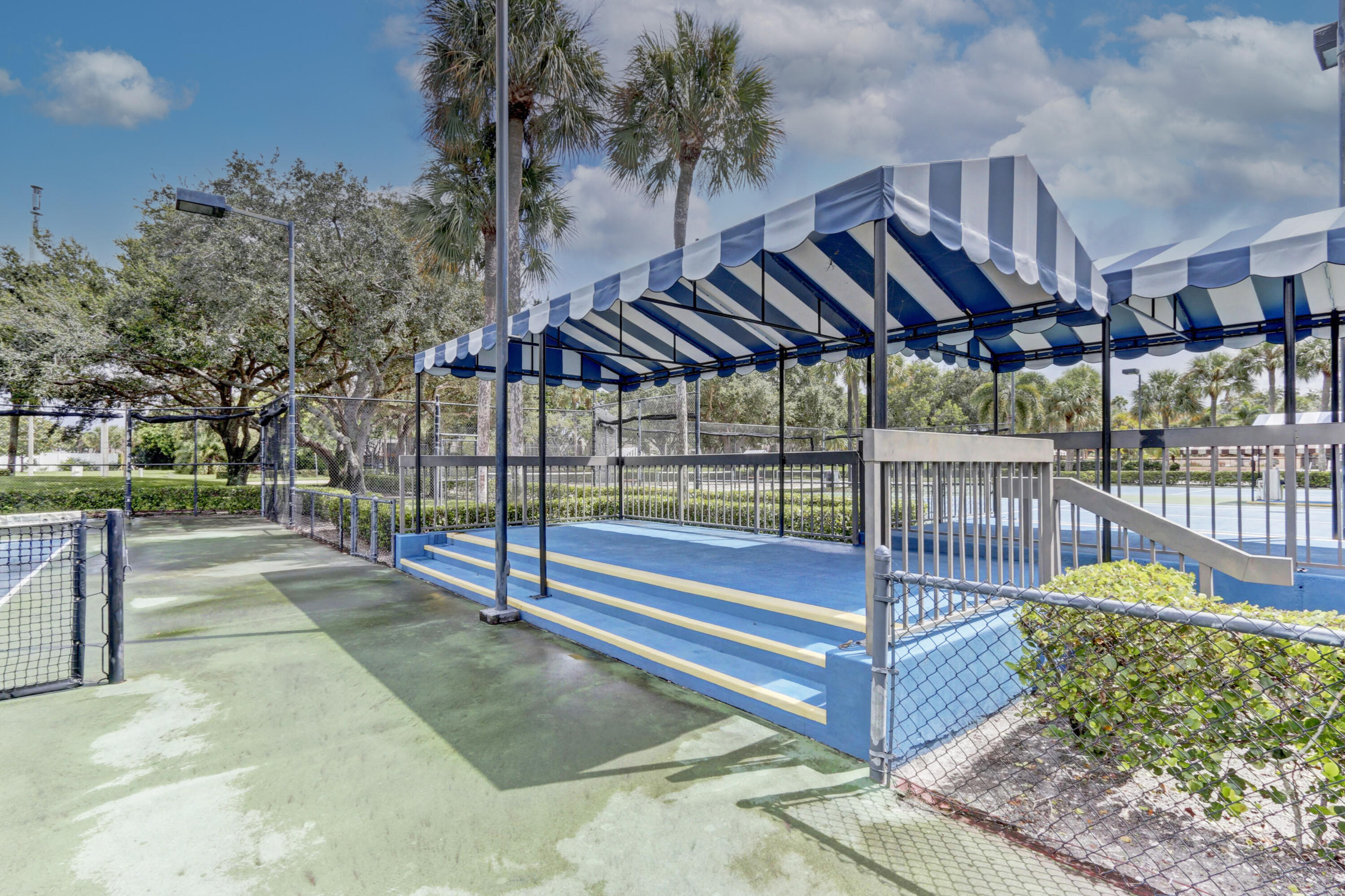 VILLAGE OF SANDALWOOD LAK - Residential Lease