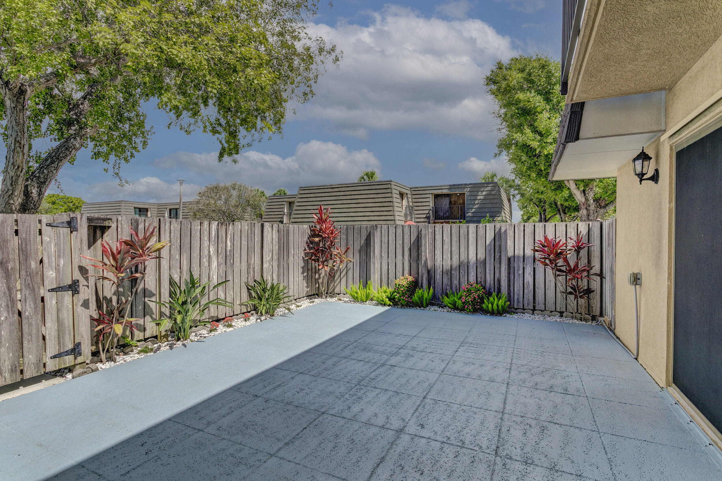 VILLAGE OF SANDALWOOD LAK - Residential Lease