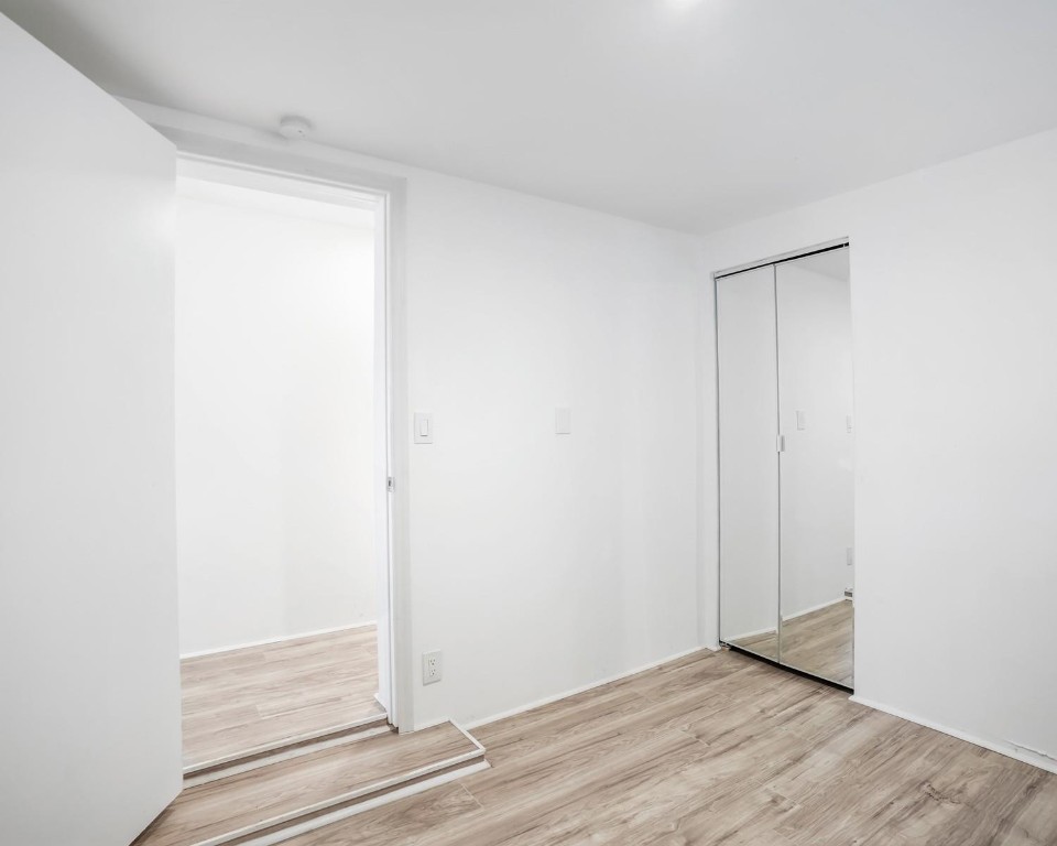 RAVENSWOOD ESTATES & MARI - Residential